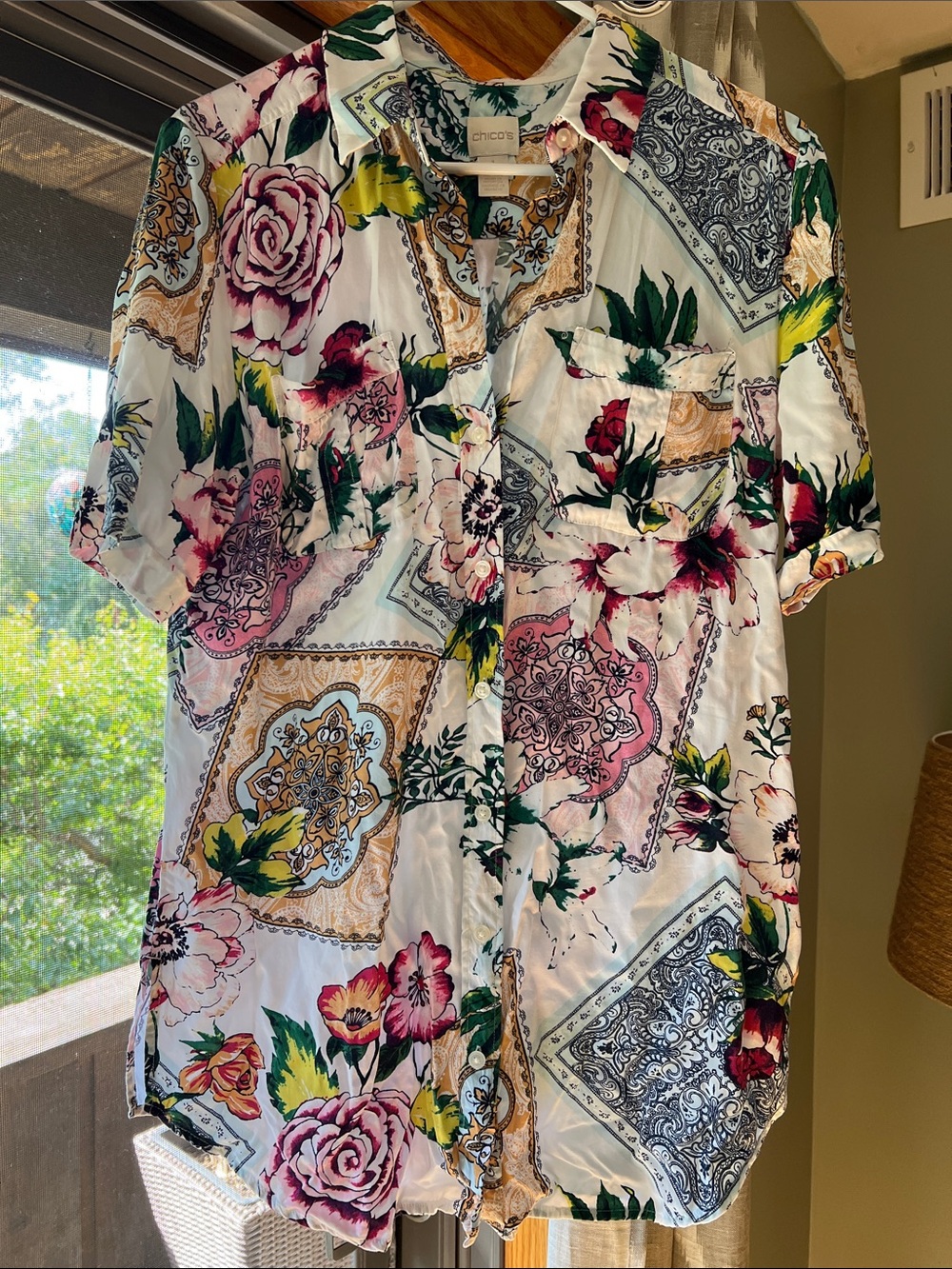 Chico's White Floral & Patchwork Short Sleeve Button-Up Shirt